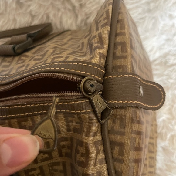 FENDI DUFFLE BAG - Picture 2 of 5